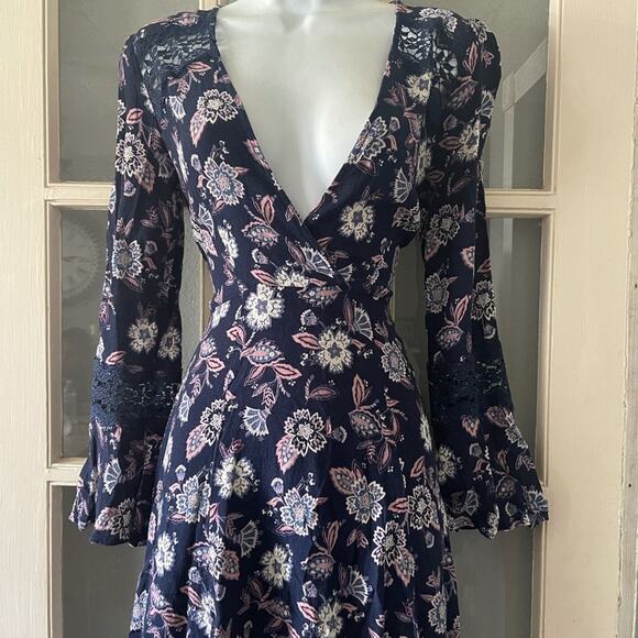 ASTR The Label Floral Dress - Picture 3 of 9